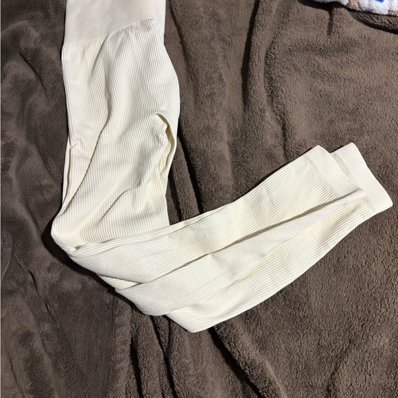 Cream Ribbed Lounge Set - Picture 5 of 6